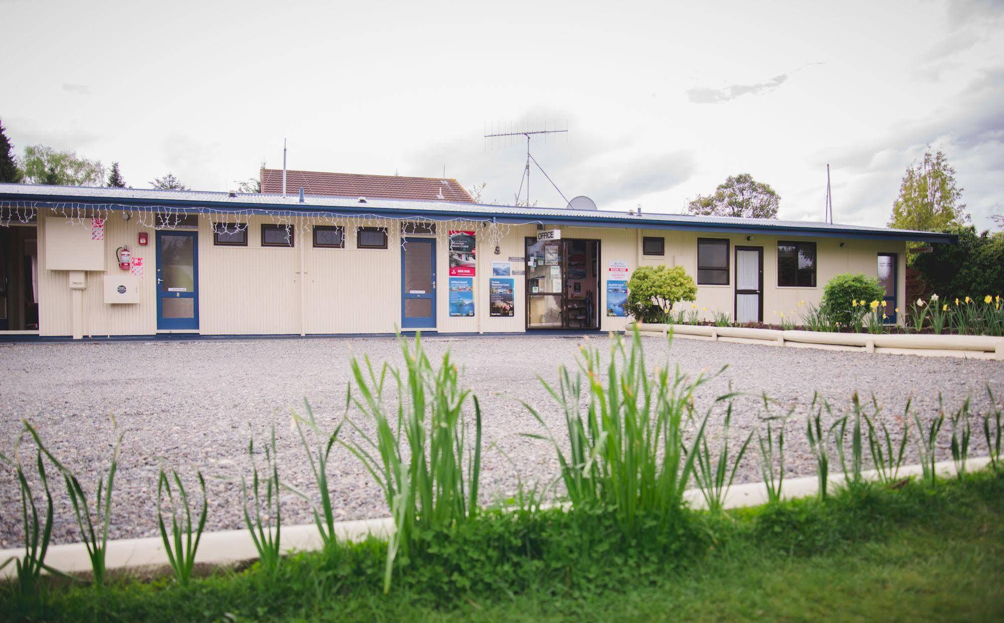 Alpenhorn Motel Te Anau Exteriér fotografie
