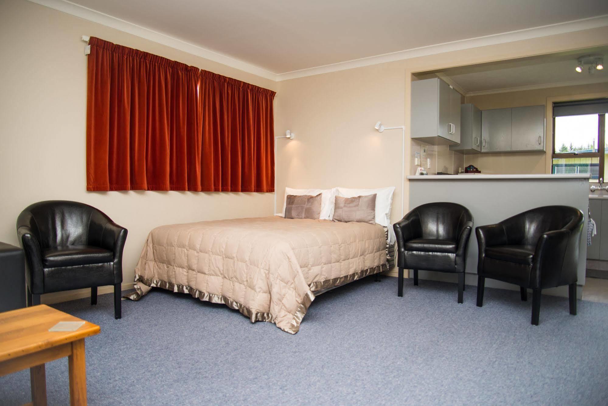 Alpenhorn Motel Te Anau Exteriér fotografie